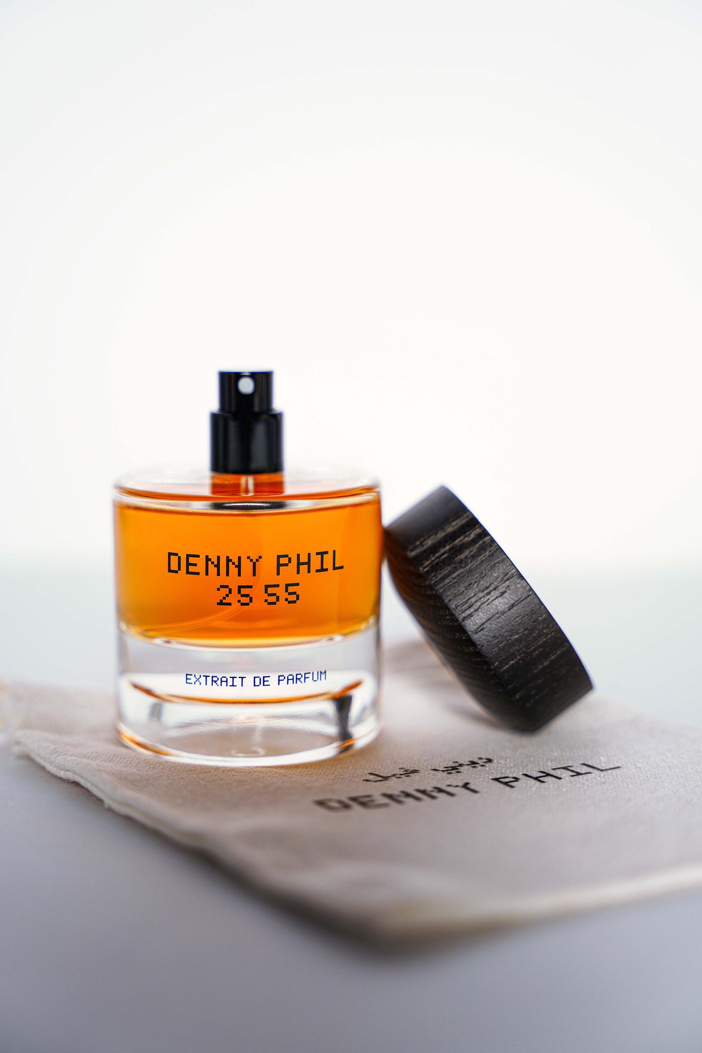 unisex 50 ml extrait de perfume glass bottle with wooden cap and canvas travel pouch